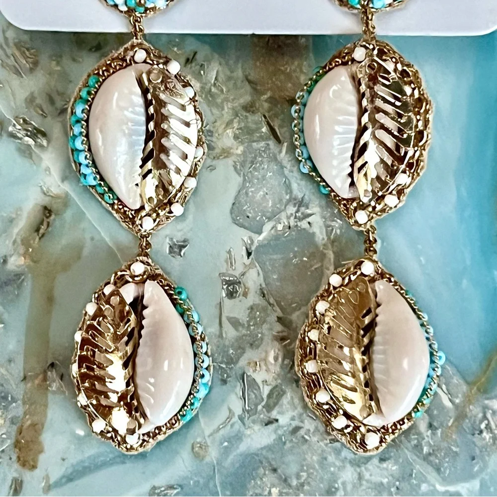 NWT Deepa Gurnani Beaded Crystal Seashell Chandeliers - Picture 6 of 16